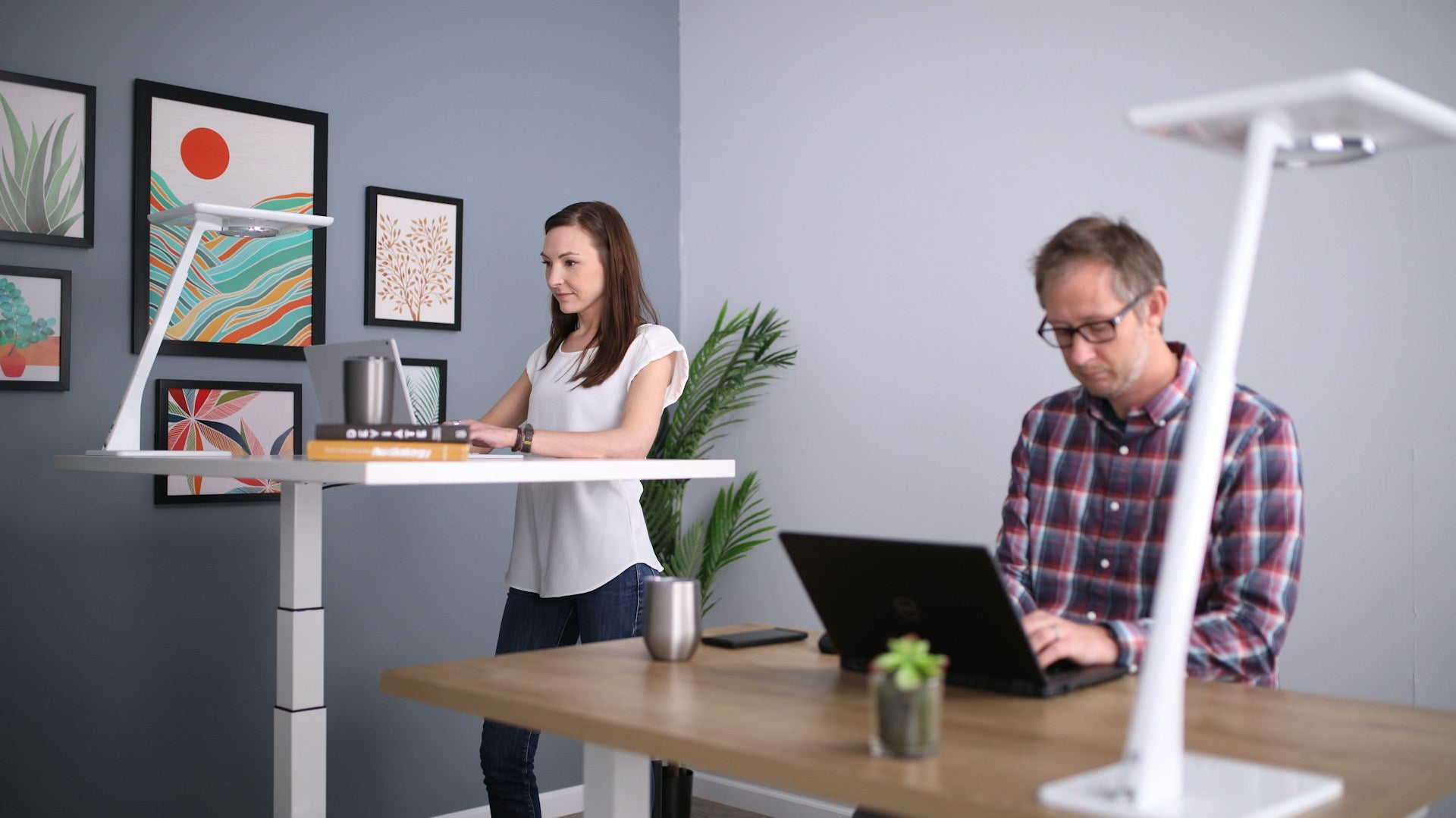 The Best Standing Desk for Home Office: 11 Features to Look For