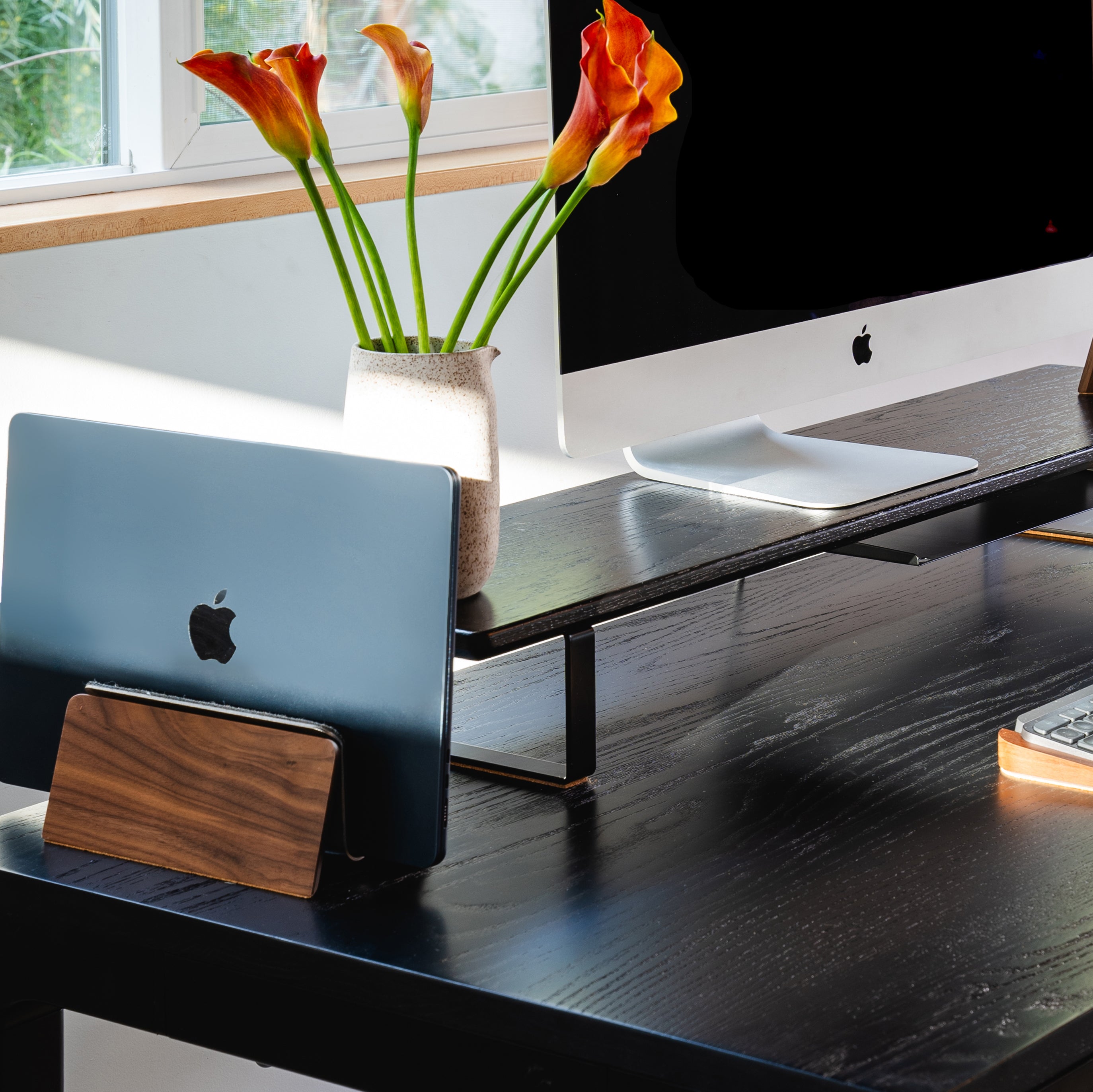 LiftSync Laptop Stand