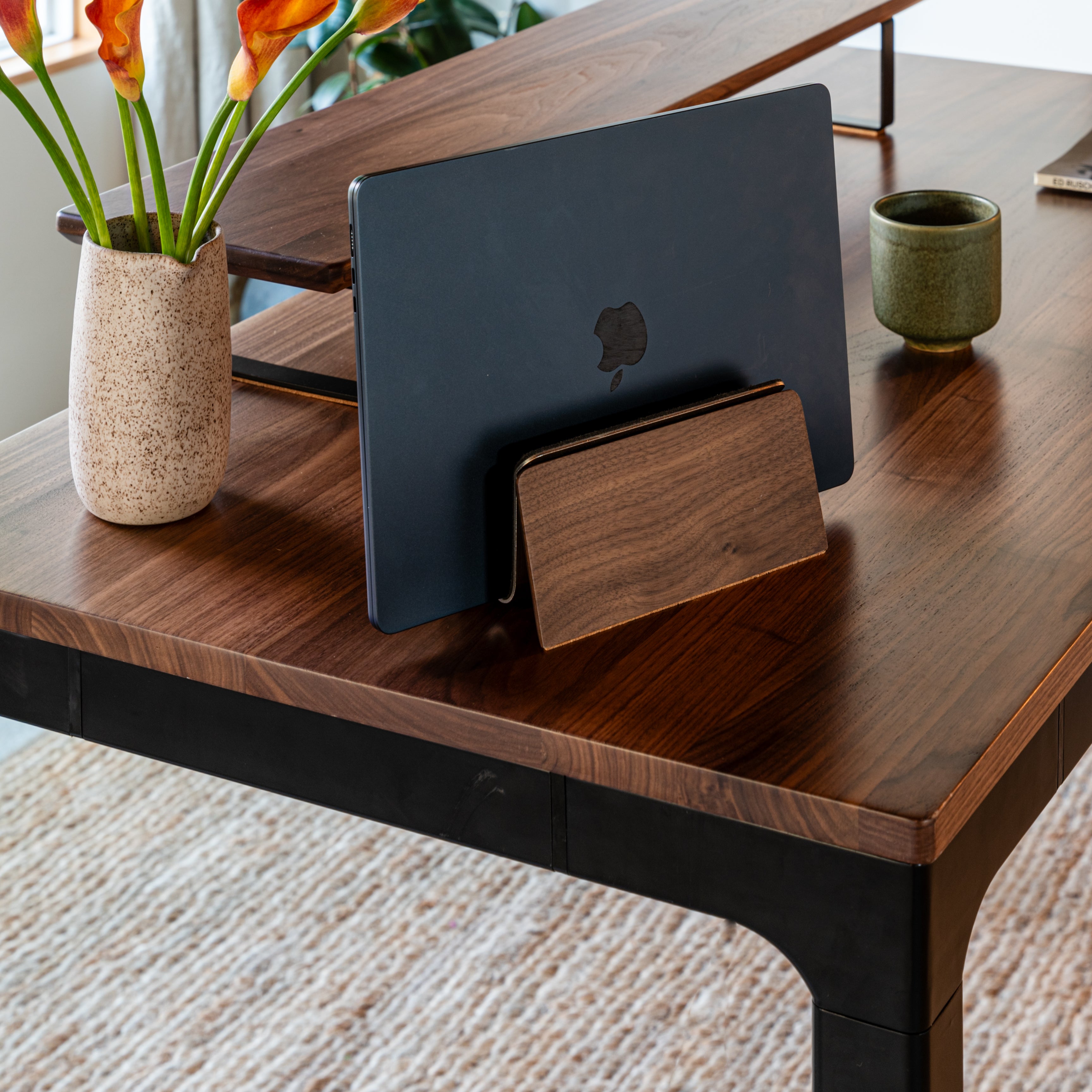 LiftSync Laptop Stand