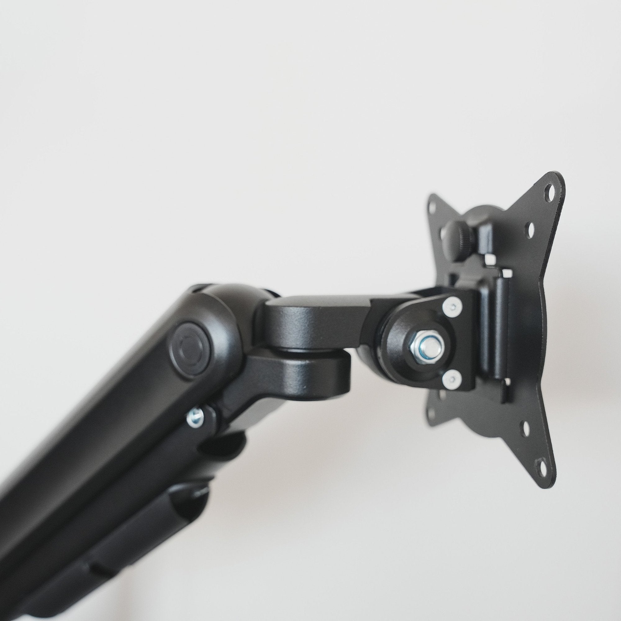 LiftSync Mount monitor arm with dual USB ports and cable management, black finish