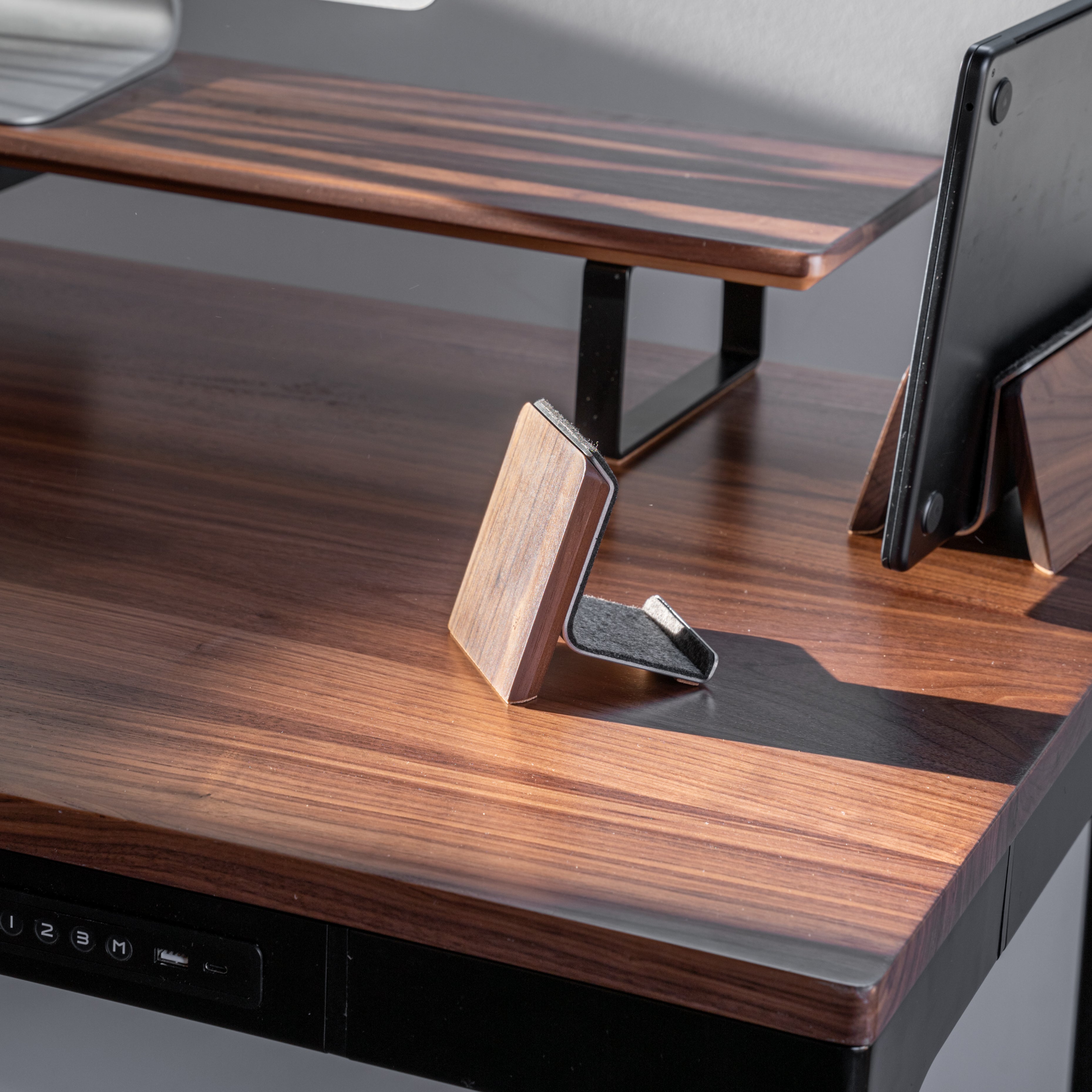 LiftSync Phone Stand