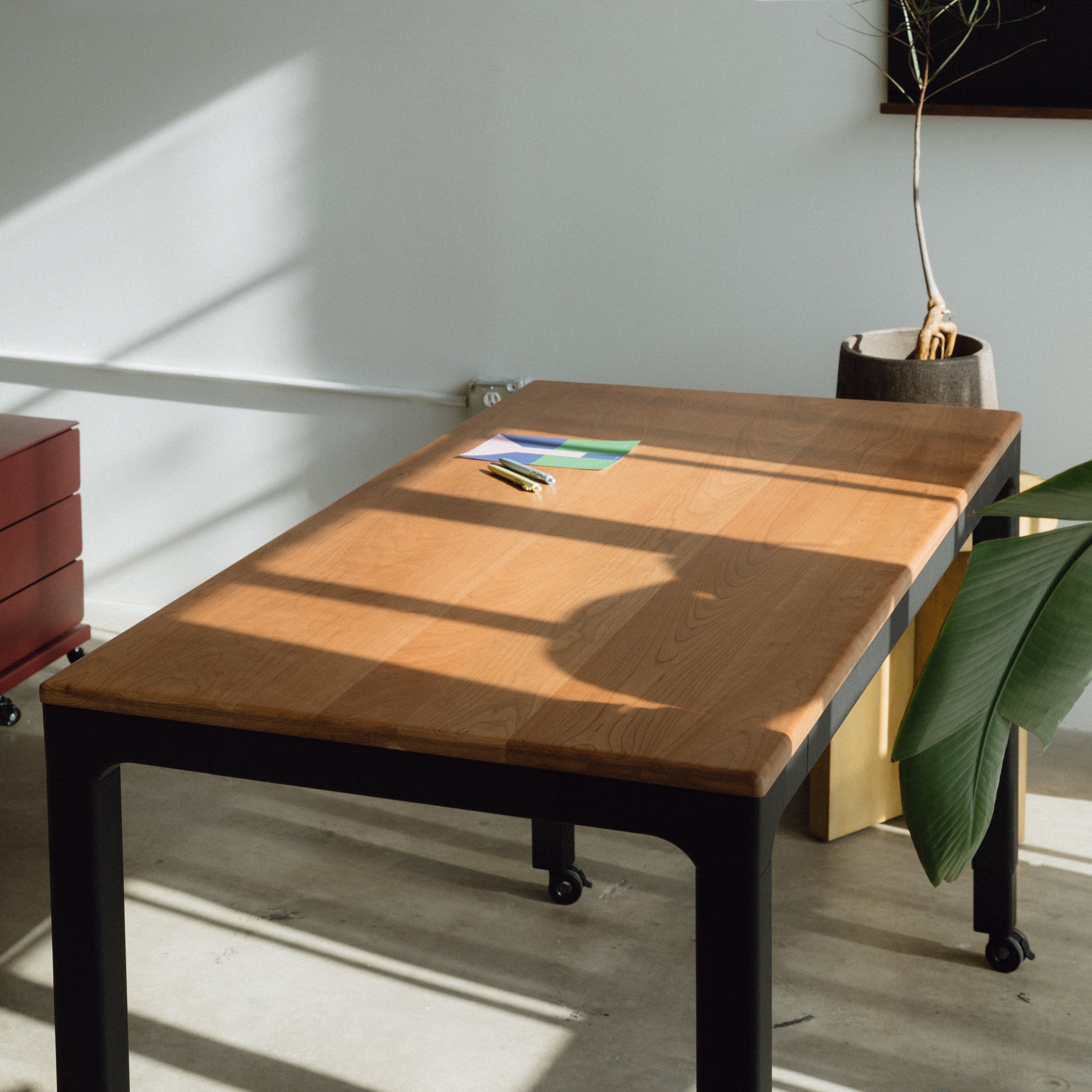 LiftSync Quad Pro Standing Desk