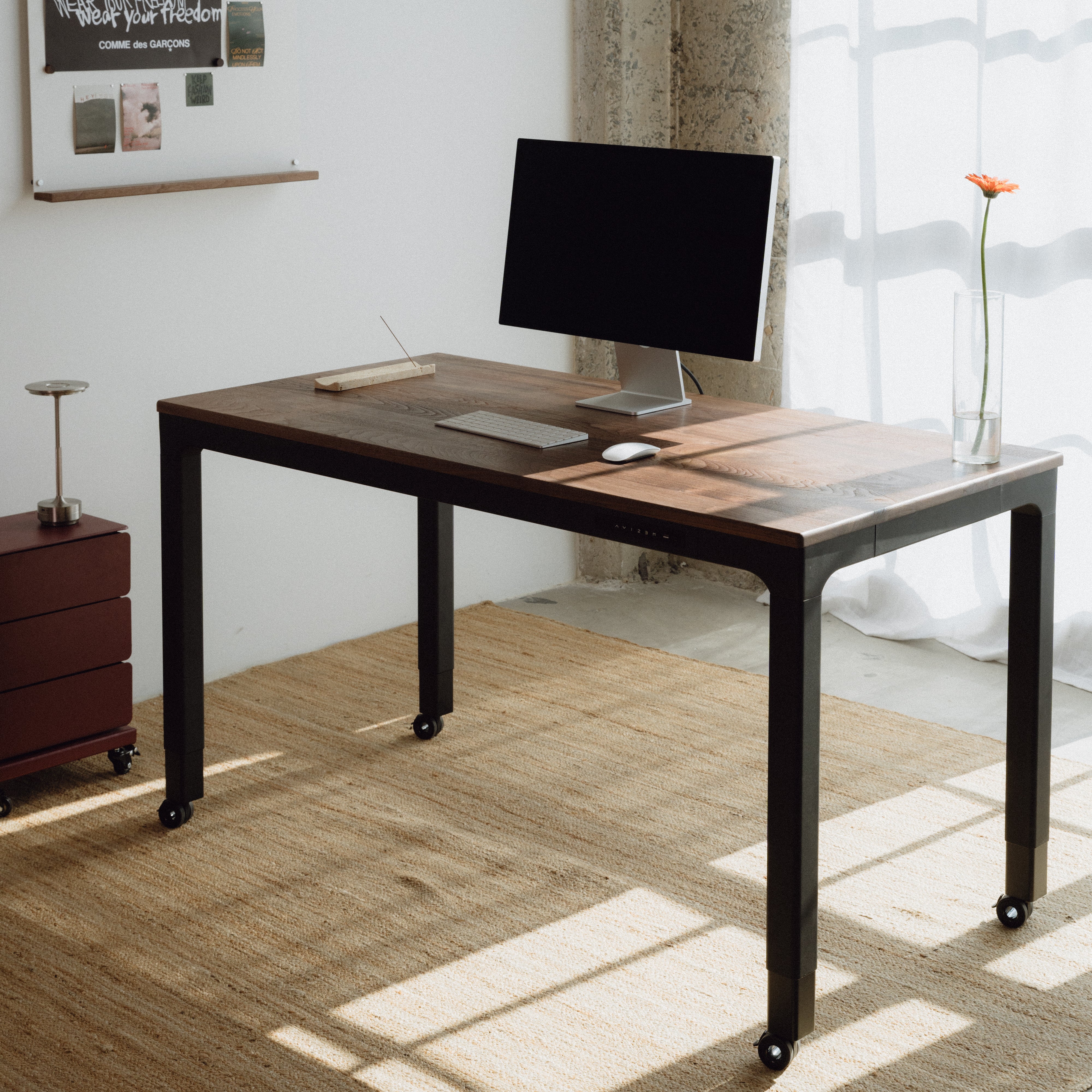 LiftSync Quad Pro Standing Desk