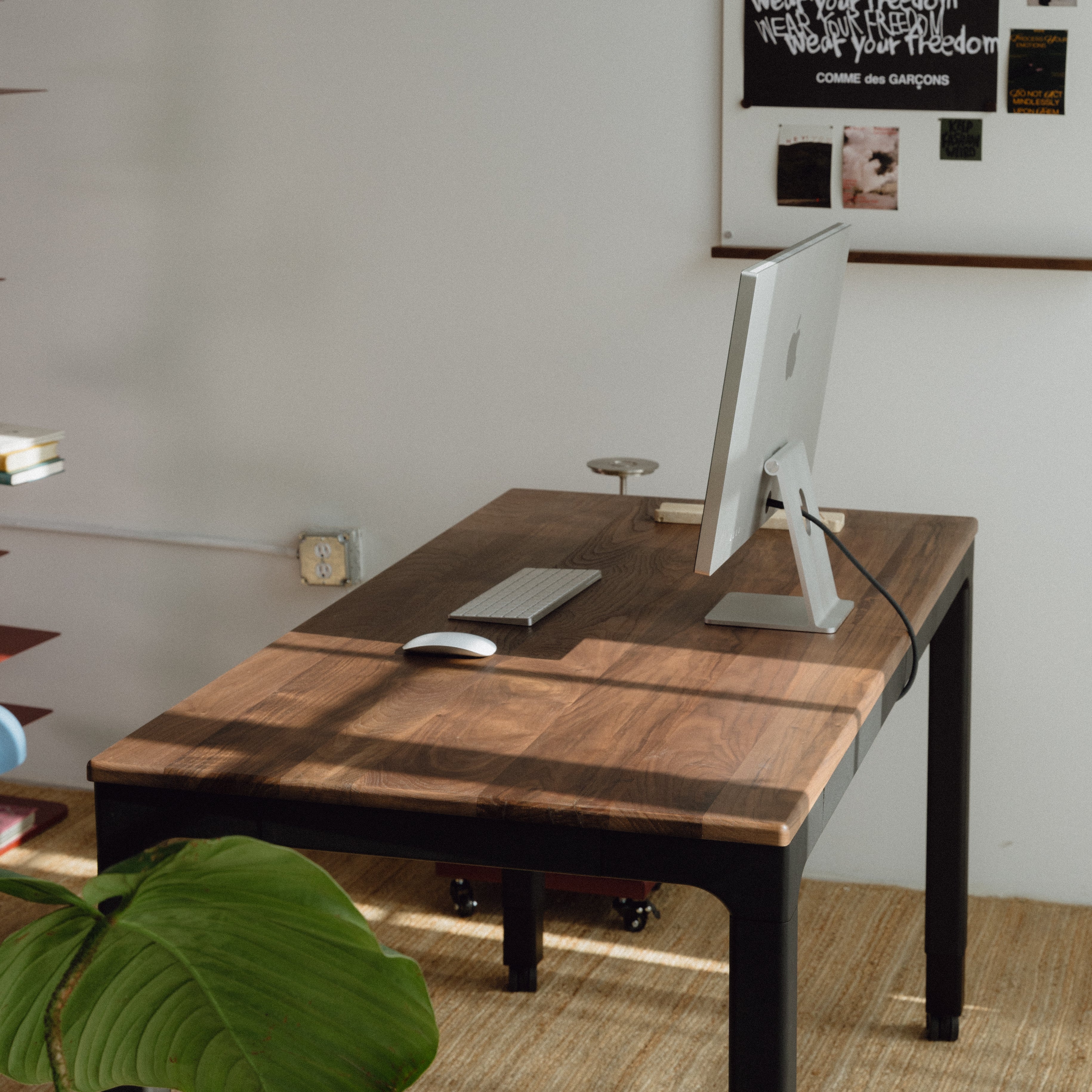 LiftSync Quad Pro Standing Desk
